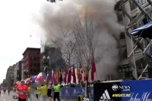 Atentado à Maratona de Boston, no ano passado: três mortos e uma centena de feridos / Foto: Reprodução / ABC News / YouTube